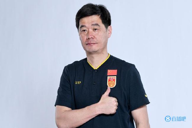 五张海报均以黑色为主色调，突显兄弟齐心，更表现五兄弟冷酷的一面，也暗示着战斗一触即发